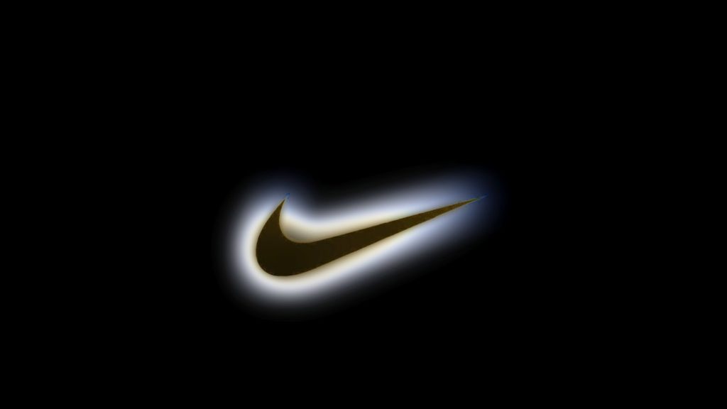 Nike カッコいいスポーツウェア リラックスできる飛行機スタイルにナイキがピッタリ アジアの歩き方