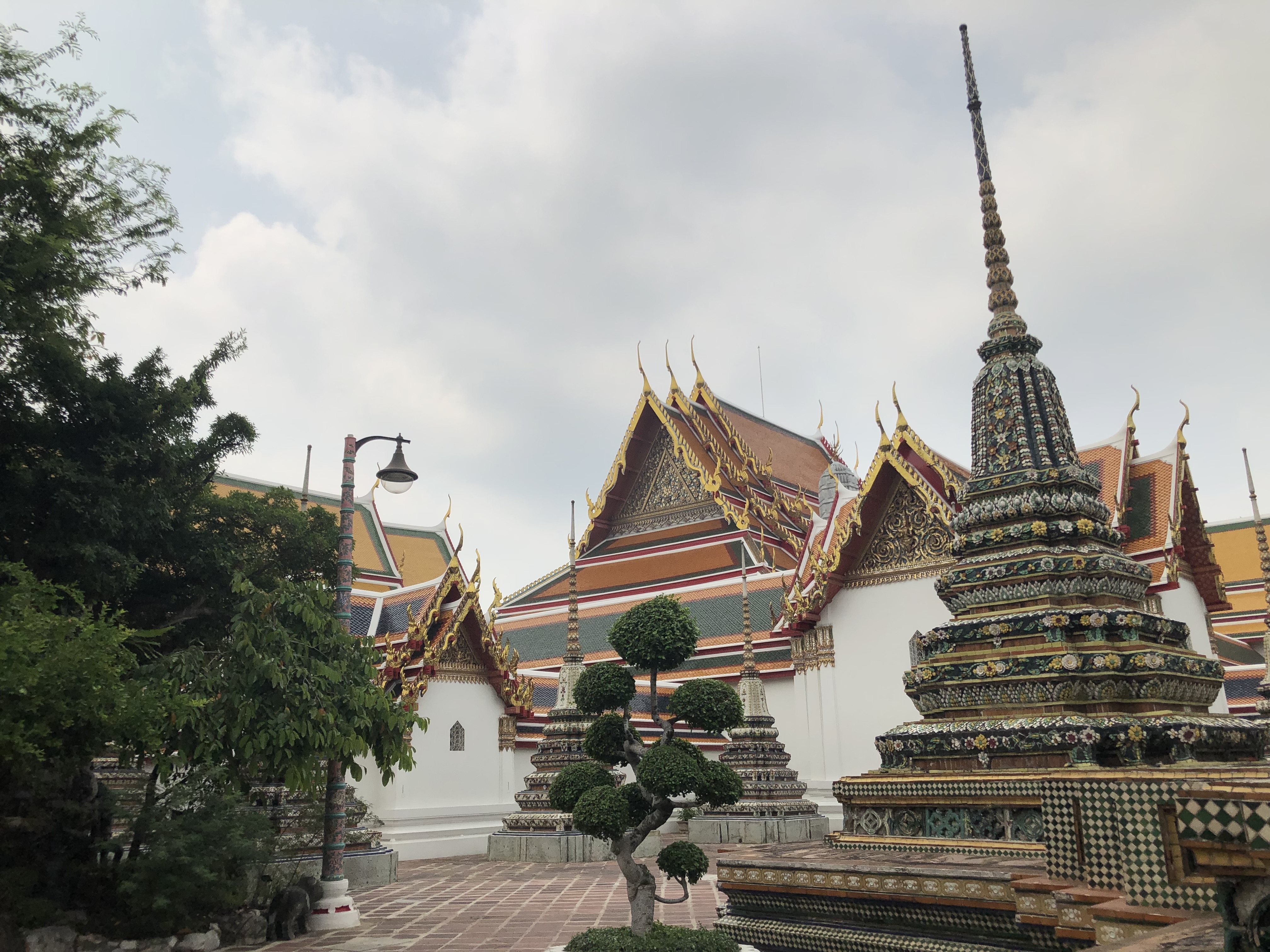ワット ポー タイで一番有名な寺院の行き方は 服装や詐欺にも注意 アジアの歩き方